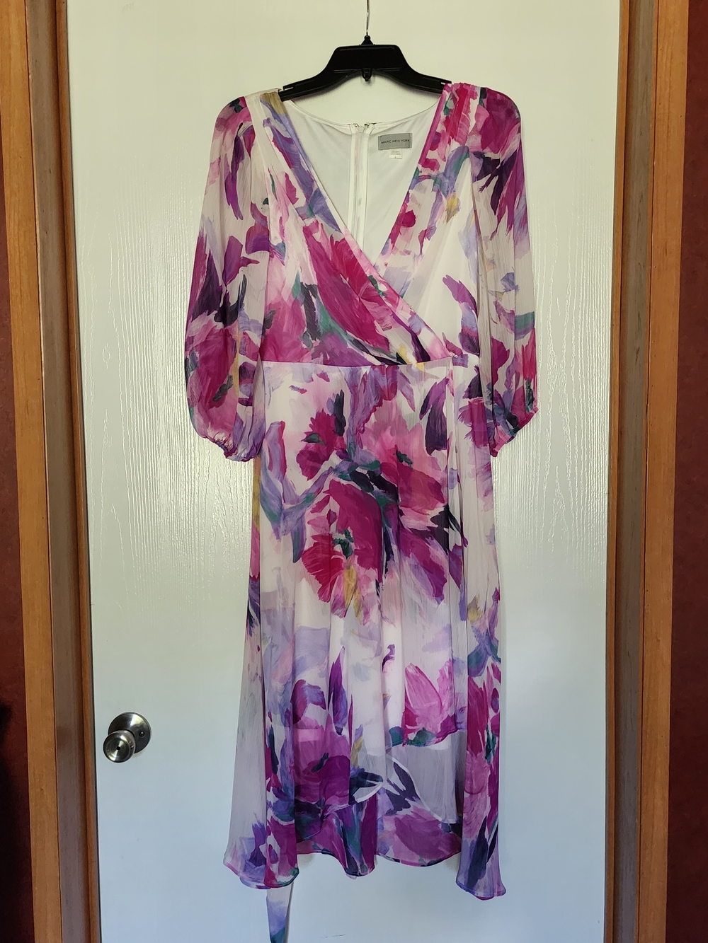 Marc New York Floral V-Neck Midi Dress in Pink and Purple Size 6